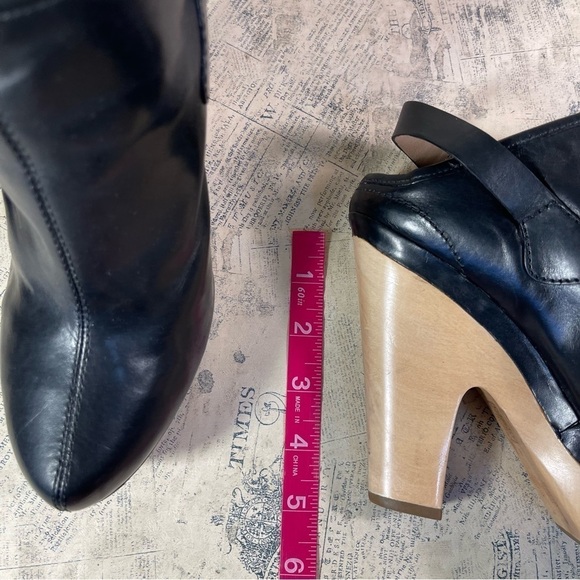 Belle by Sigerson Morrison , Black Leather Wood Clog Heels - Picture 14 of 14